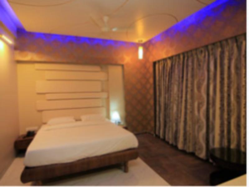 شيردي Hotel Sai Dharam Palace المظهر الخارجي الصورة