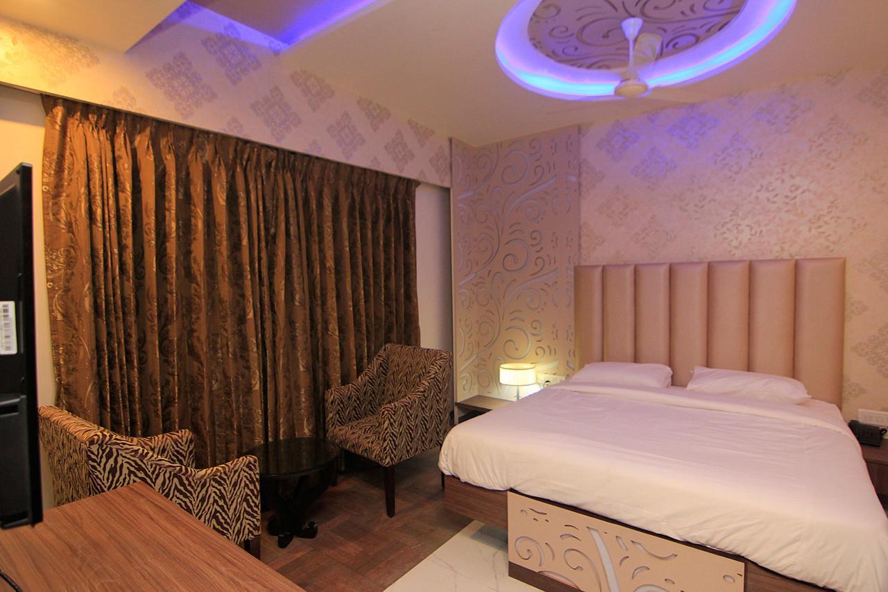 شيردي Hotel Sai Dharam Palace المظهر الخارجي الصورة