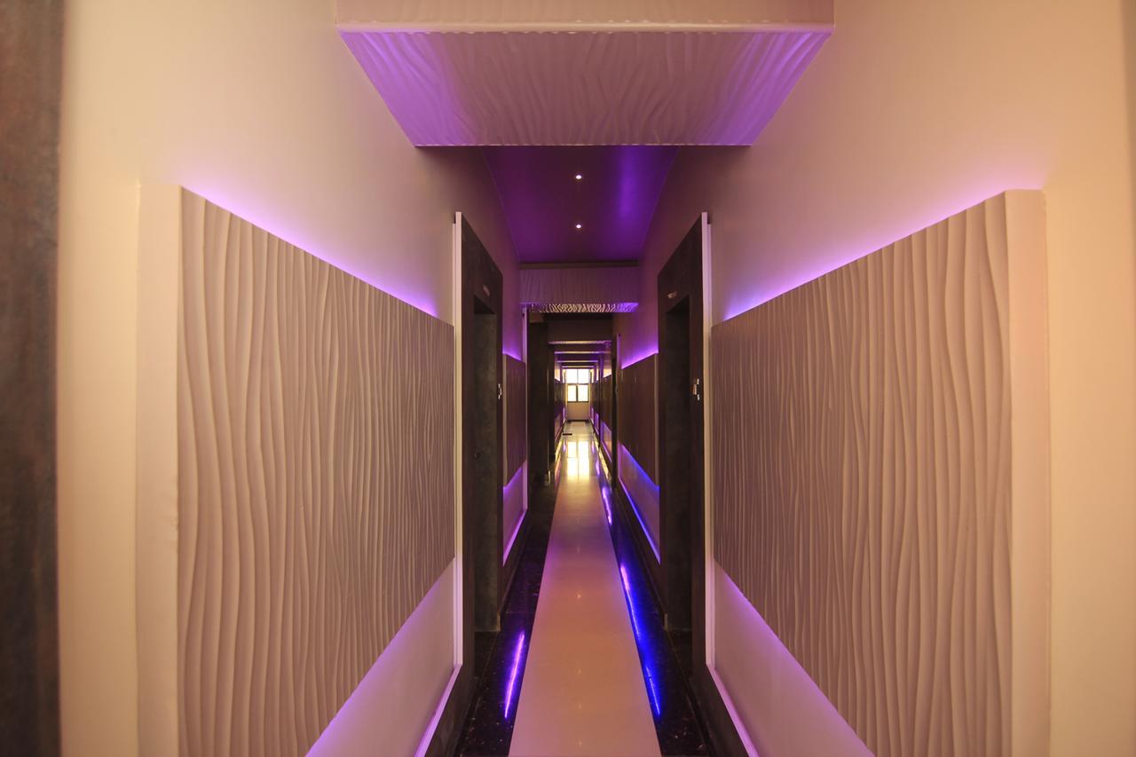 شيردي Hotel Sai Dharam Palace المظهر الخارجي الصورة