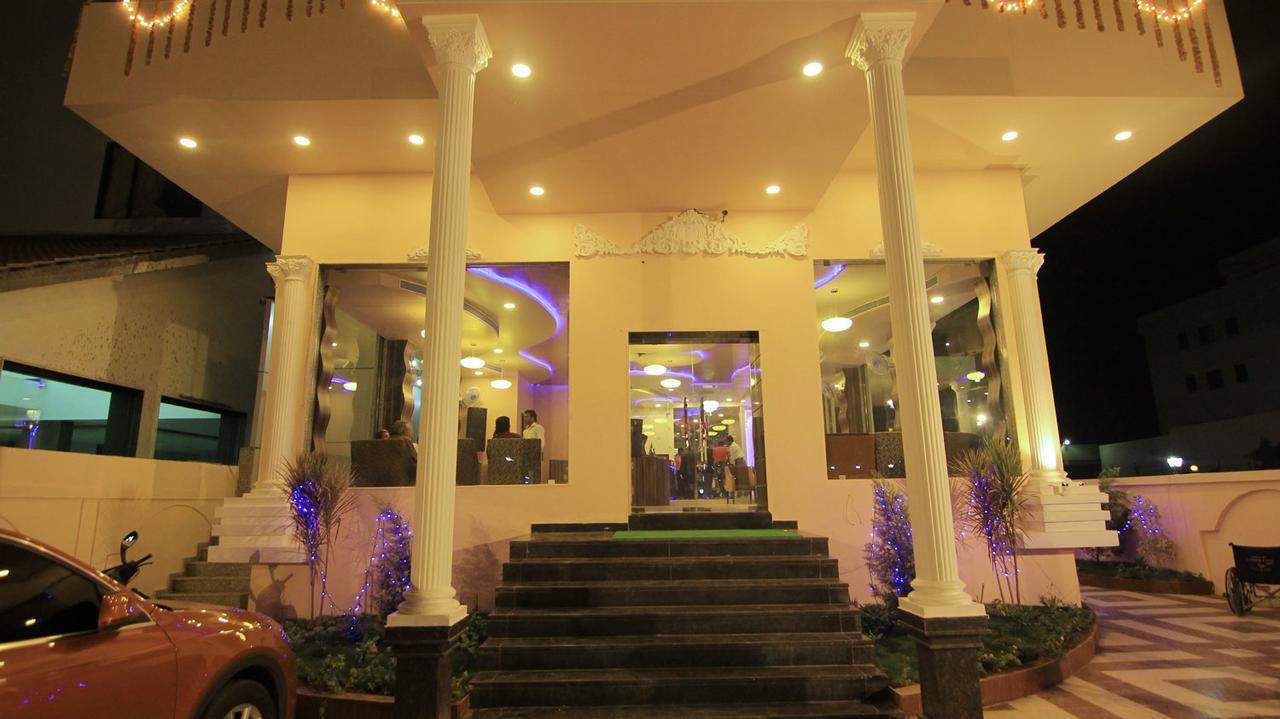 شيردي Hotel Sai Dharam Palace المظهر الخارجي الصورة