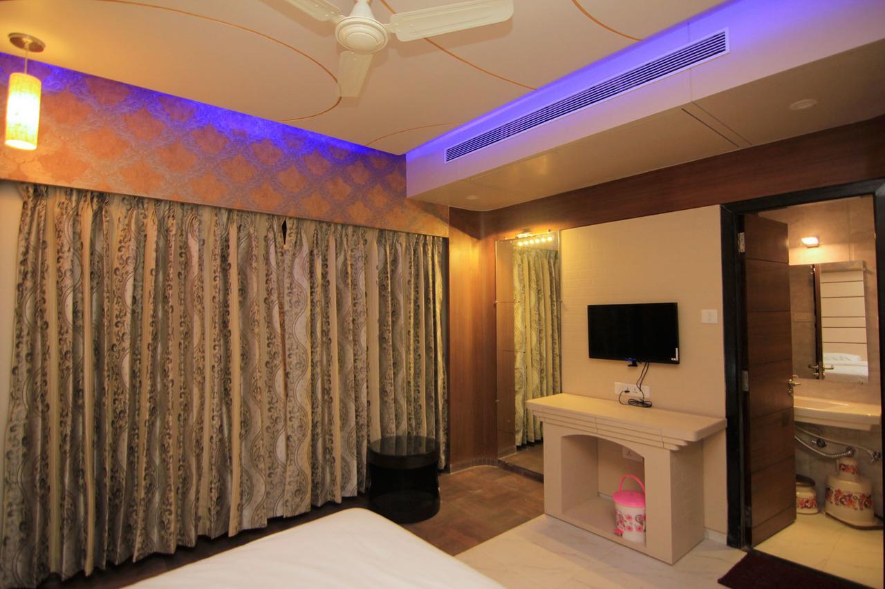 شيردي Hotel Sai Dharam Palace المظهر الخارجي الصورة