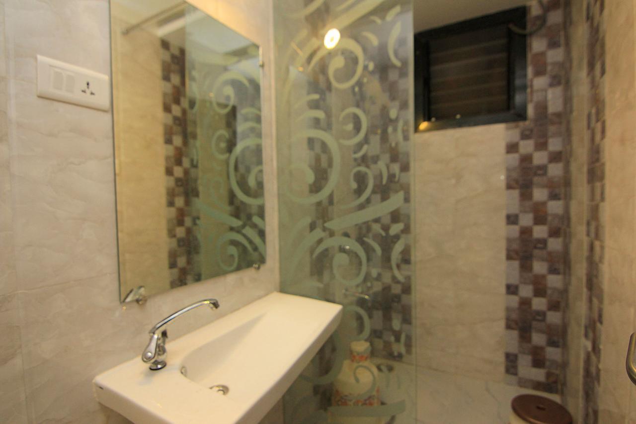 شيردي Hotel Sai Dharam Palace المظهر الخارجي الصورة
