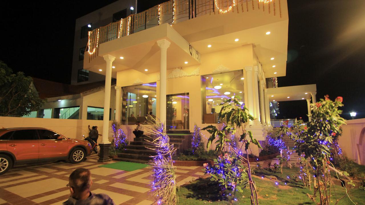 شيردي Hotel Sai Dharam Palace المظهر الخارجي الصورة